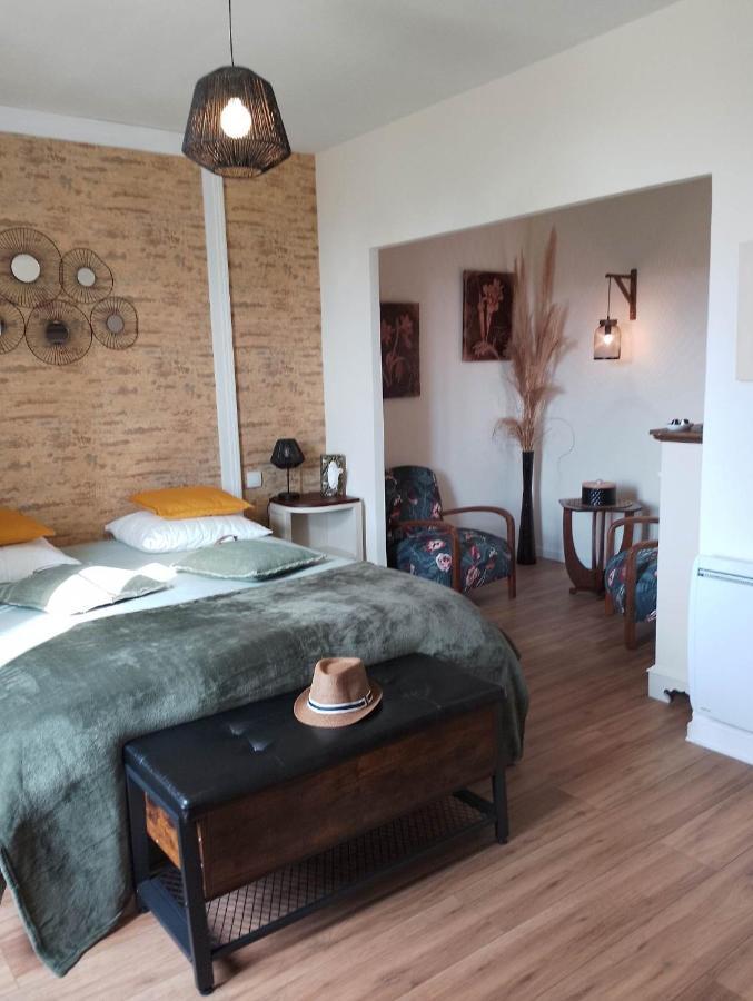 La Menardiere Serenitatis Chambre D'Hotes Petit Dejeuner Compris Corseul Экстерьер фото